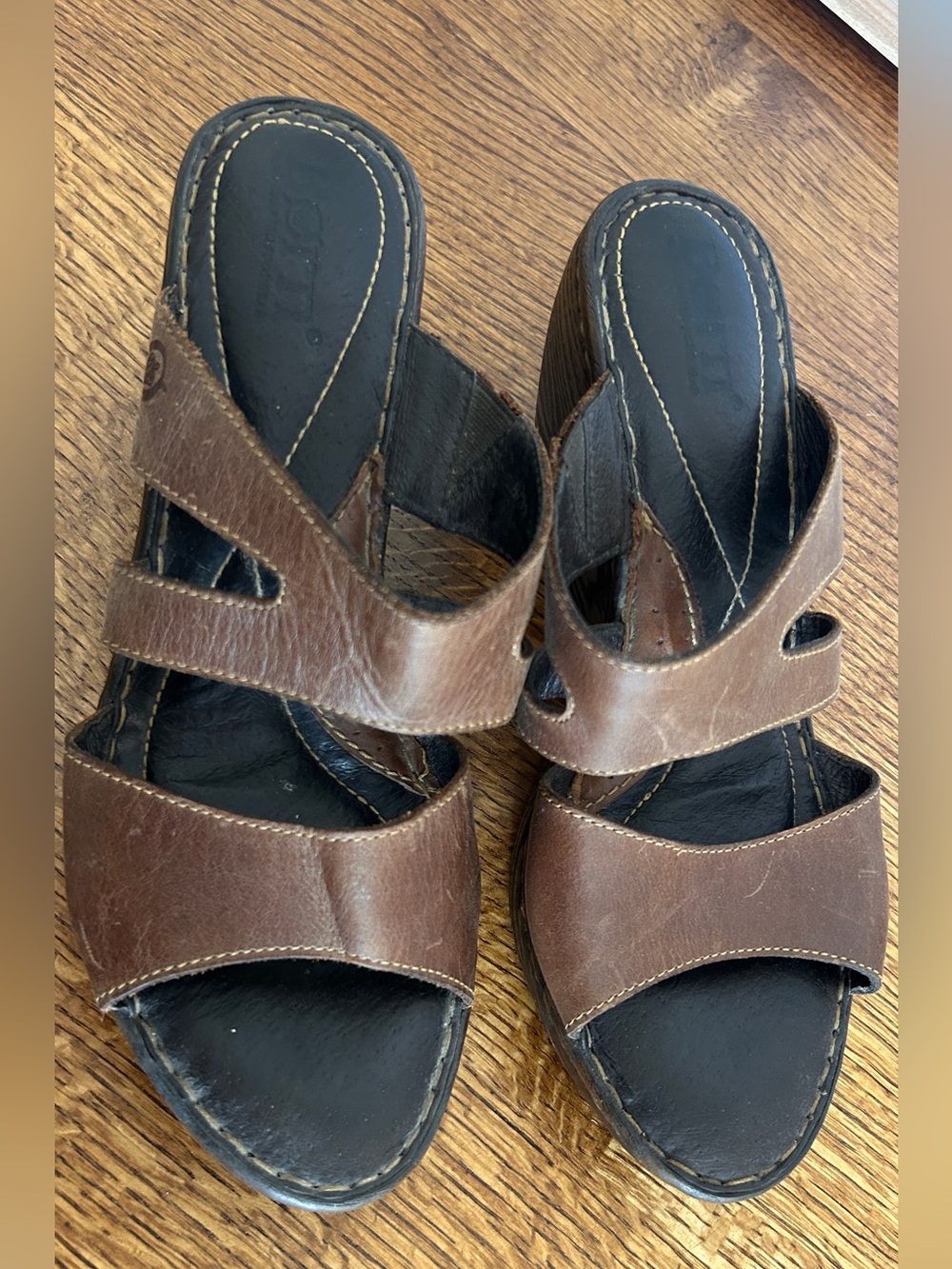 BÓRN LEATHER SLIDE WEDGE SHOES